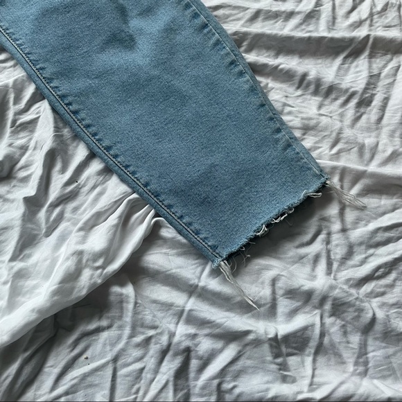 NWOT Levi's Wedgie Skinny Jeans Light Wash 16W Raw Hem - Picture 8 of 13